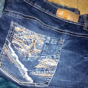 AMERHYST JEANS